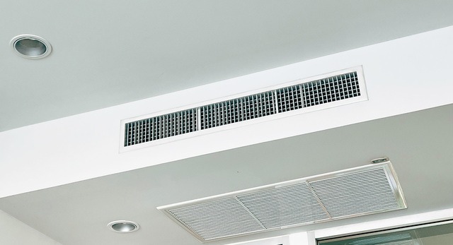 Ceiling Mounted Cassette Type Air Conditioner And Modern Lamp Li